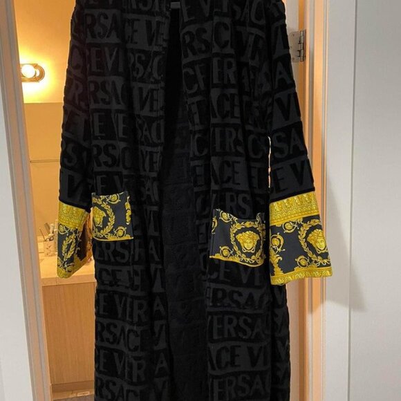 Men's Versace Bath Robe - Picture 1 of 2